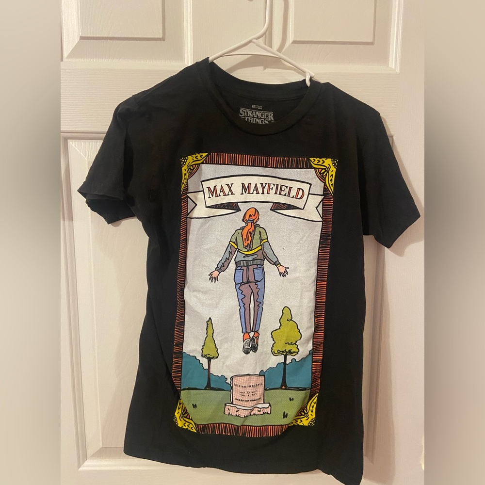 Black Graphic T-Shirt Stranger Things Max Mayfield. Women’s Small